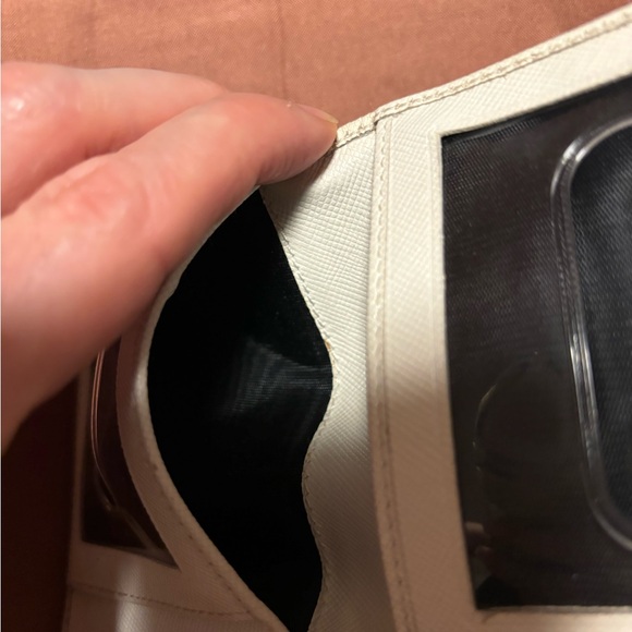 Prada Wallet - Picture 8 of 8